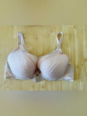 Chantelle Lace Push-Up Bra in Blush Pink 36D